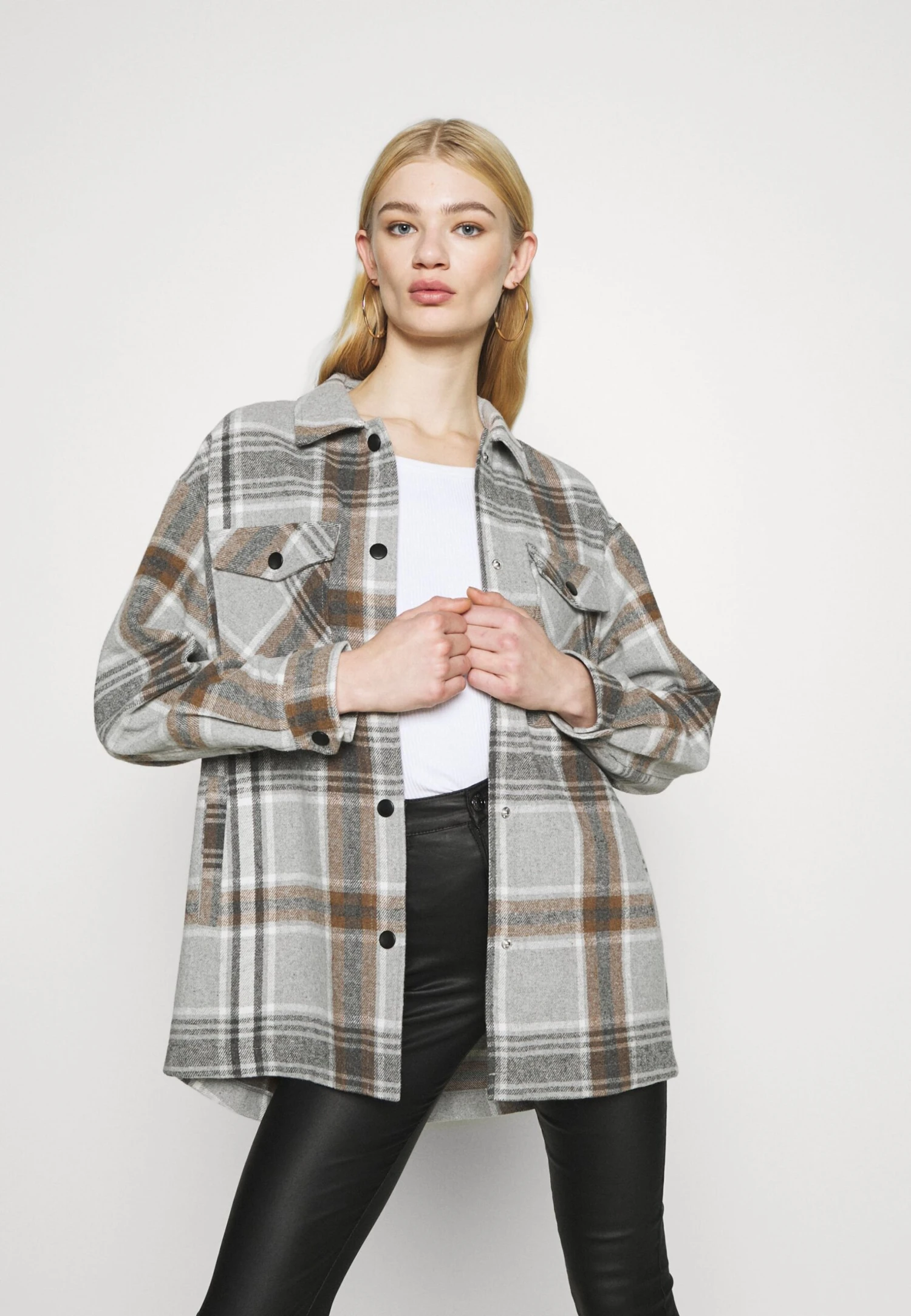 ONLY Onlellene Valda Check ShacketCappotto CortoChipmunk Donna Cappotti ON321G13K-O11 1 ONLY Onlellene Valda Check ShacketCappotto CortoChipmunk Donna Cappotti ON321G13K-O11