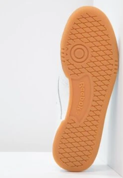 Reebok Classic Club C 85Sneakers BasseWhite/Light Grey Donna Sneakers RE011S06G-A11 -Moda Femminile 1b16c853ab1245eeab92591ba263d8ea