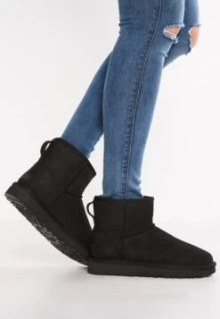 Ugg Classic MiniStivalettiBlack Donna Stivaletti UG111Y00B-Q11