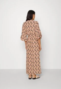 COLOURFUL REBEL Alice Graphic Fan Maxi Wrap DressVestito LungoVintage Pink Donna Vestiti C5J21C02M-O11 -Moda Femminile 1ca00fef862c4599b99ef085a139ec31