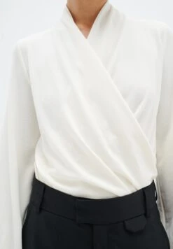 InWear Alanoiw WrapMaglietta A Manica LungaWhisper White Donna T-shirt E Top IN321E06P-A11 15 InWear Alanoiw WrapMaglietta A Manica LungaWhisper White Donna T-shirt E Top IN321E06P-A11 -Moda Femminile 1da6afb4bf1b4d359f9fbbc88bb25472