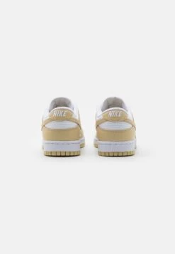 Nike Sportswear Dunk Retro UnisexSneakers BasseWhite/Beige Donna Sneakers NI112O0TE-A12 -Moda Femminile 216e57e4268f43479f8320fb320325f3