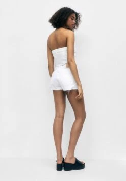 PULL & BEAR Mom-Fit - Shorts Di Jeans - White -Moda Femminile 249b9a7aebb749088ad3246ad99b0127