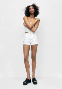 PULL & BEAR Mom-Fit - Shorts Di Jeans - White -Moda Femminile 2d359417a09f4e92a0d0e331fb62251d