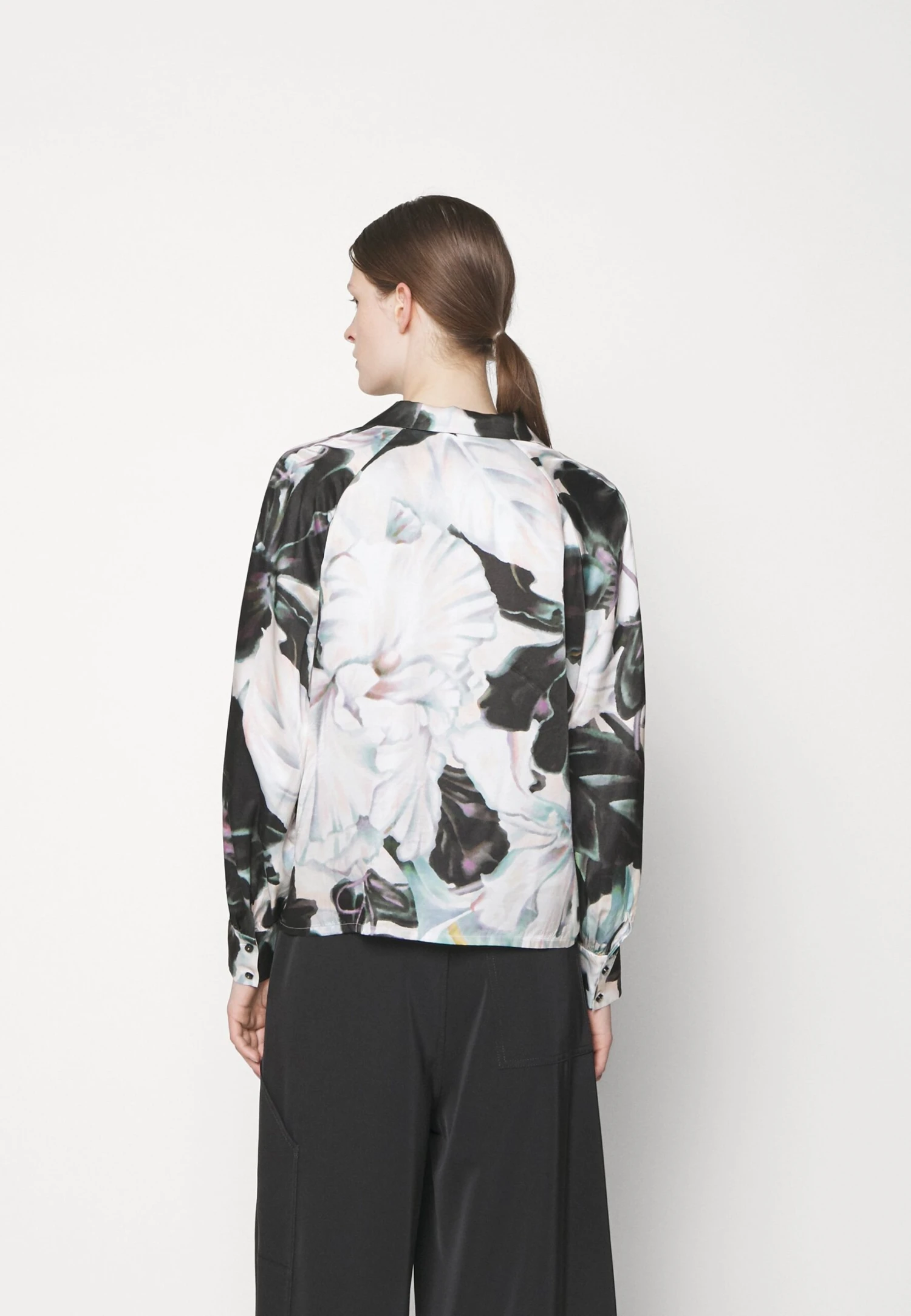 MUNTHE EbonaCamicettaIvory Donna Camicie E Bluse MUO21E02G-B11 4 MUNTHE EbonaCamicettaIvory Donna Camicie E Bluse MUO21E02G-B11 - immagine 4