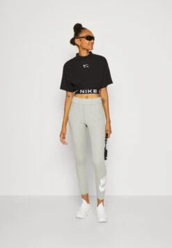 Moda Femminile -Moda Femminile 32b455311e9d4d0ba7a038844191e2a9