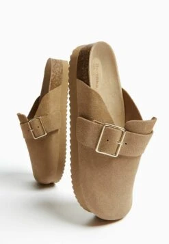 BERSHKA Pantofole - Sand 10 BERSHKA Pantofole - Sand -Moda Femminile 333c9b78b958409c894f703b79f7d096