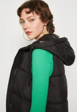 ONLY Onlasta Puffer WaistcoatSmanicatoBlack Donna Giacche E Blazer ON321U12R-Q11 -Moda Femminile 3805a5251cdf425897677f1f32a165f6