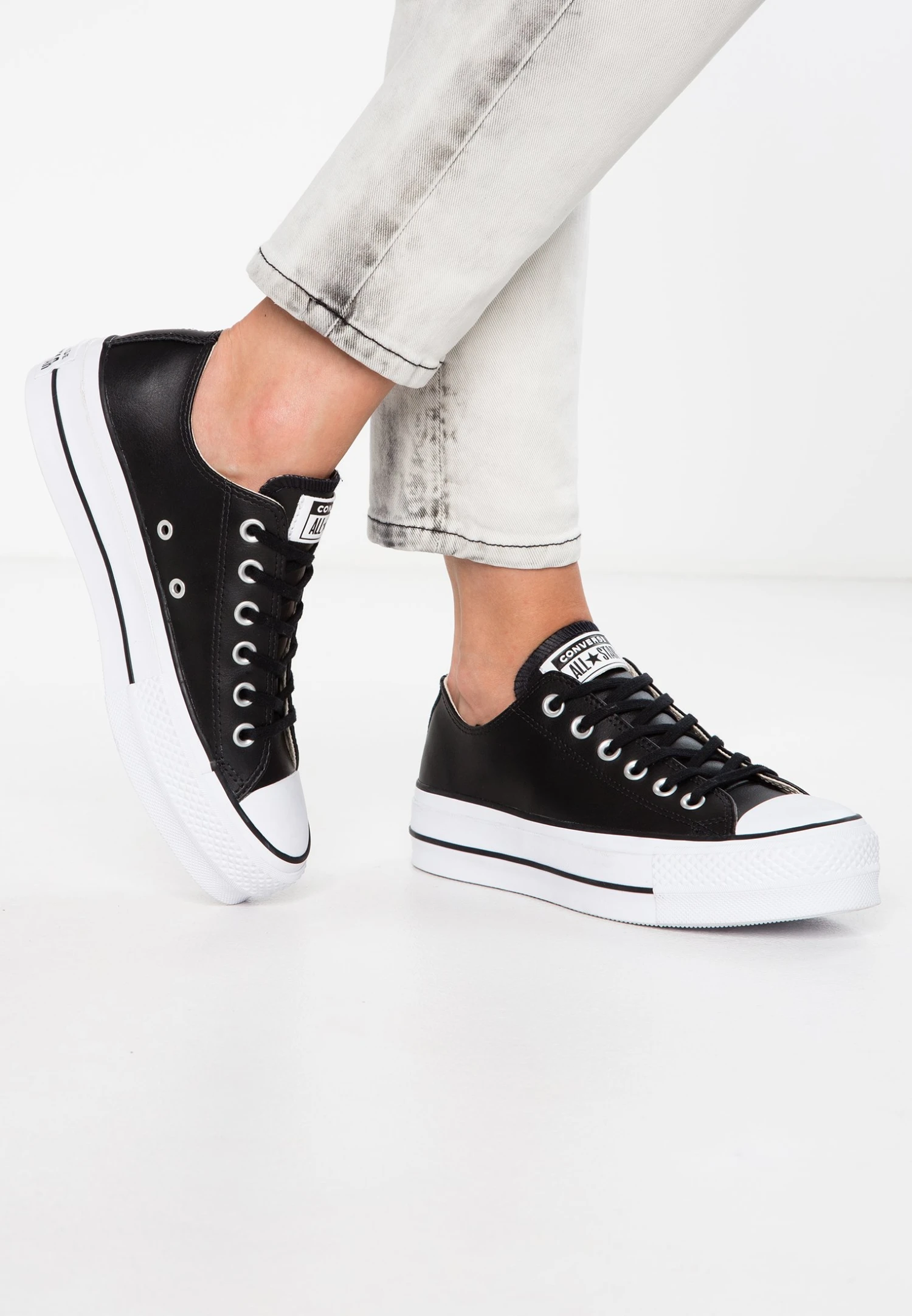 Converse Chuck Taylor All Star Lift CleanSneakers BasseBlack/White Donna Sneakers CO411A0RW-Q11 1 Converse Chuck Taylor All Star Lift CleanSneakers BasseBlack/White Donna Sneakers CO411A0RW-Q11