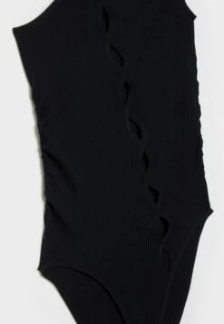 Stradivarius Asymmetric With Cut-Out DetailTopBlack Donna T-shirt E Top STH21E0Z0-Q11 14 Stradivarius Asymmetric With Cut-Out DetailTopBlack Donna T-shirt E Top STH21E0Z0-Q11 -Moda Femminile 495e948f38764c76a04e16c1dff5f102