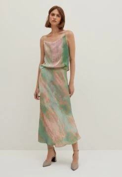 Moda Femminile -Moda Femminile 4ef372319f5e4e9db4afe92ea0e11175