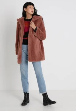 Moda Femminile -Moda Femminile 4f63efb68f82400cae29f0626682d4ab