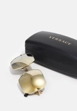 Versace Medusa BiggieOcchiali Da SoleGold-Coloured/Gold-Coloured Donna Occhiali Da Sole 1VE51K02W-F13 8 Versace Medusa BiggieOcchiali Da SoleGold-Coloured/Gold-Coloured Donna Occhiali Da Sole 1VE51K02W-F13 -Moda Femminile 5b0f5e71f13444cc890deaa0fe4459dc