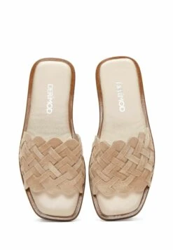 CiabattineBeige Donna Ciabatte E Zoccoli D5H11A01E-B11 -Moda Femminile 5f20bb3a2c924200b8cf2b944361d131