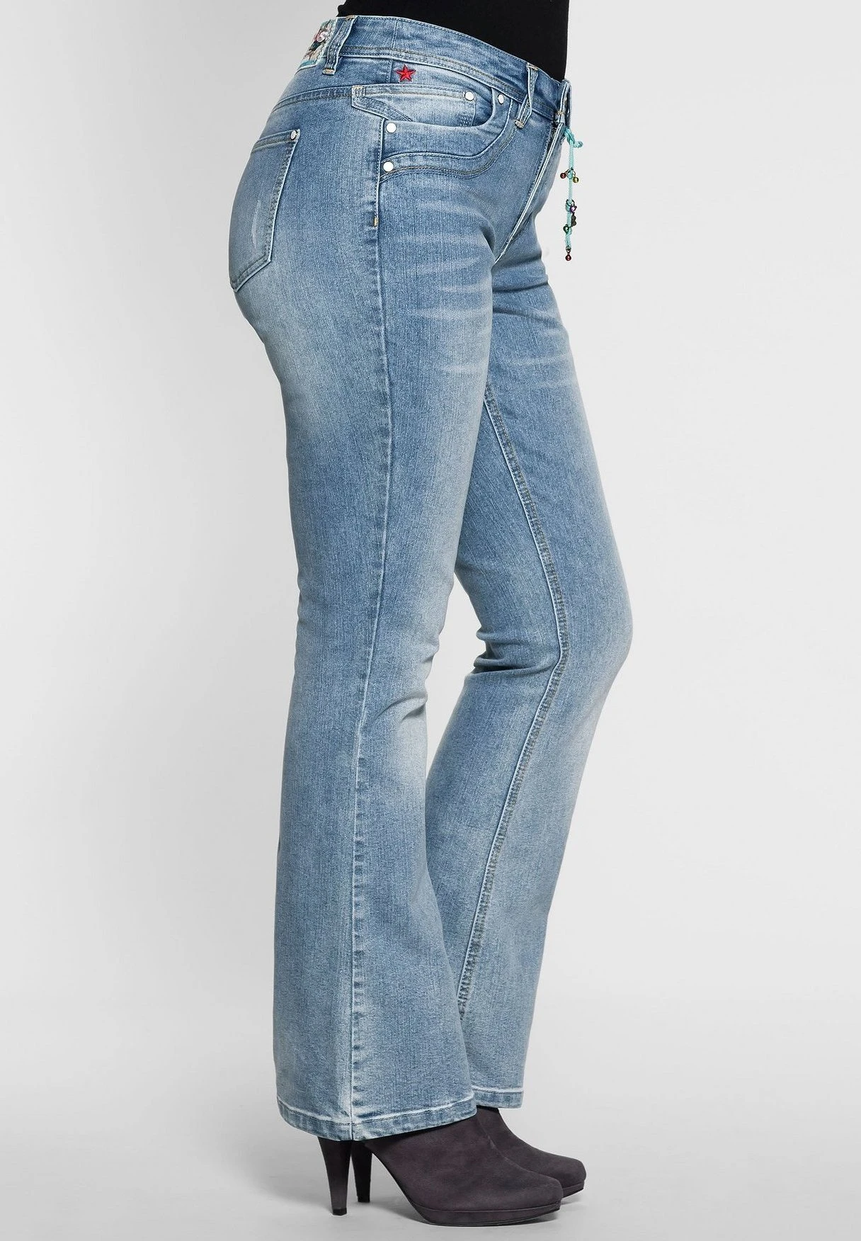 Sheego Jeans BootcutLight Blue Denim Donna Jeans SHI21N04Y-K12 2 Sheego Jeans BootcutLight Blue Denim Donna Jeans SHI21N04Y-K12 - immagine 2