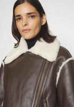 MAX & Co. CarmelaGiacca In SimilpelleCuoio Donna Giacche E Blazer MQ921U051-O11 9 MAX & Co. CarmelaGiacca In SimilpelleCuoio Donna Giacche E Blazer MQ921U051-O11 -Moda Femminile 749e420207bf4275a17ba05861da21a4