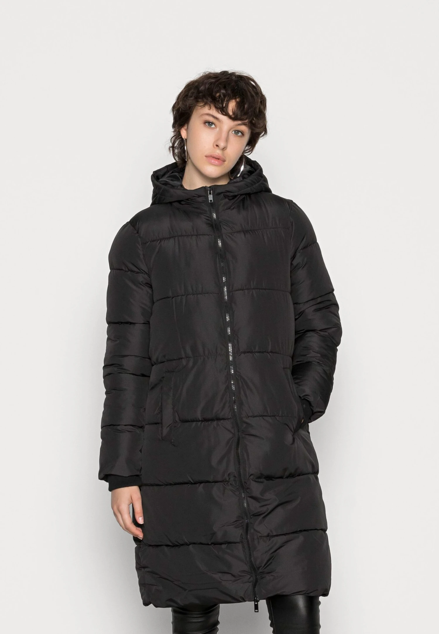 Pieces Pcbee New Long Puffer BcCappotto InvernaleBlack Donna Cappotti PE321U03A-Q11 1 Pieces Pcbee New Long Puffer BcCappotto InvernaleBlack Donna Cappotti PE321U03A-Q11