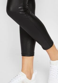 URBAN CLASSICS LeggingsBlack Donna Pantaloni UR621A03Q-Q11 -Moda Femminile 7ee900b008b742efa53f9fcf7f056897