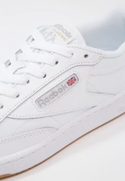 Reebok Classic Club C 85Sneakers BasseWhite/Light Grey Donna Sneakers RE011S06G-A11 -Moda Femminile 8768f1e8c28f4816a5e8f53174685c06