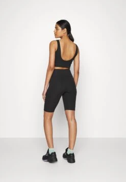 Adidas Originals ShortsBlack Donna Pantaloni AD121S05W-Q11 -Moda Femminile 893a5cdcf24f4da583d3f2562a3e04bf