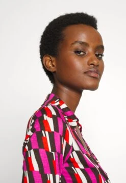 Abigail Midi DressVestito EstivoArta Geo Pink Me Donna Vestiti DF221C0HL-G11 11 Abigail Midi DressVestito EstivoArta Geo Pink Me Donna Vestiti DF221C0HL-G11 -Moda Femminile 8a01ce91ff4f4d00bfaa35cc25277333