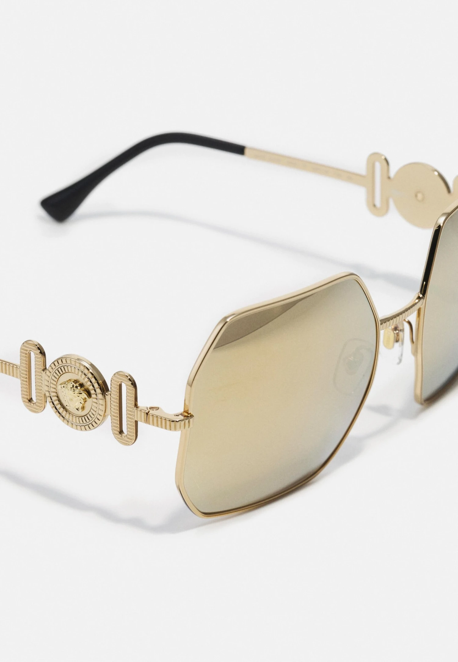 Versace Medusa BiggieOcchiali Da SoleGold-Coloured/Gold-Coloured Donna Occhiali Da Sole 1VE51K02W-F13 3 Versace Medusa BiggieOcchiali Da SoleGold-Coloured/Gold-Coloured Donna Occhiali Da Sole 1VE51K02W-F13 - immagine 3