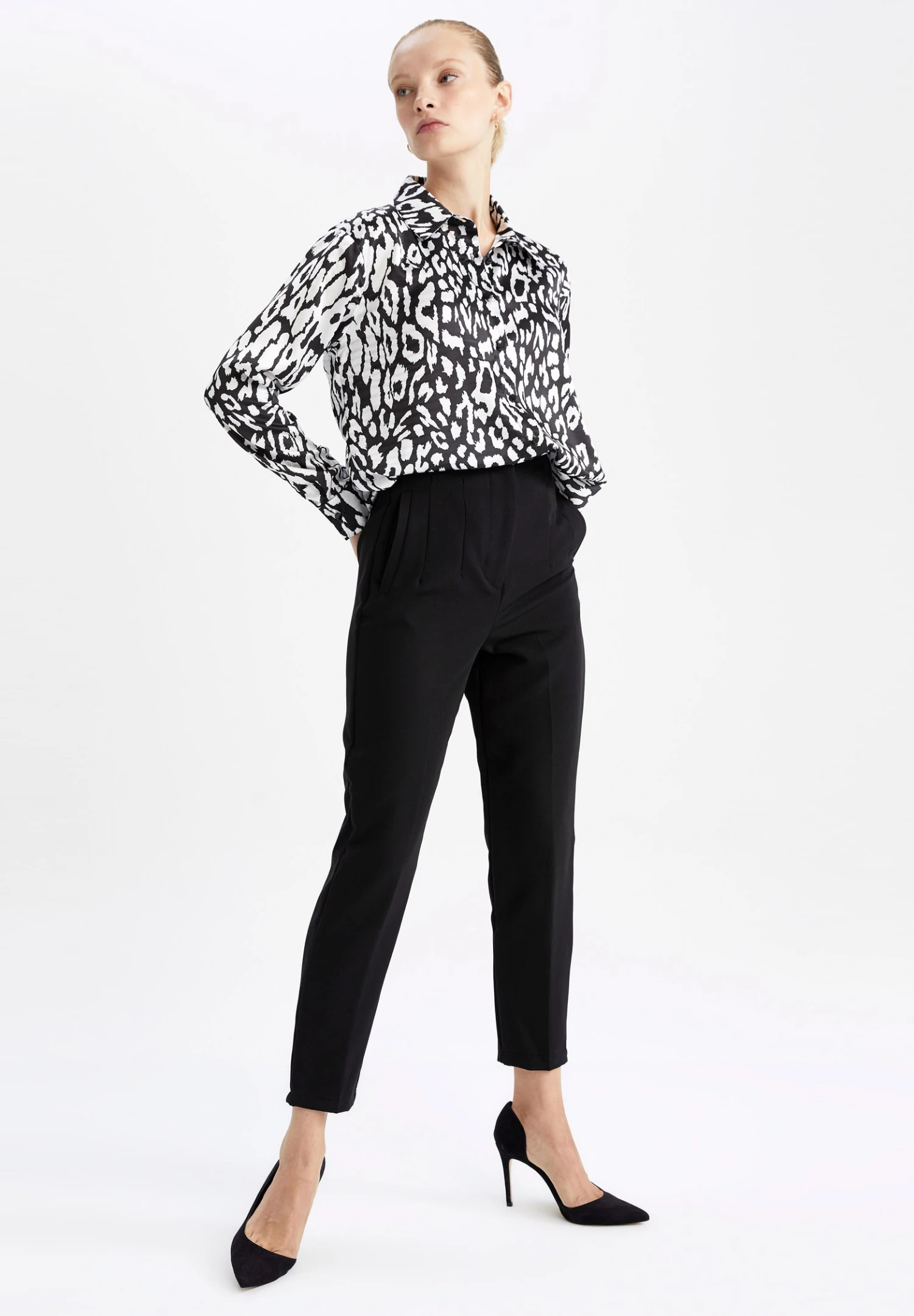 DeFacto CamiciaBlack Donna Camicie E Bluse DEZ21E14J-Q11 2 DeFacto CamiciaBlack Donna Camicie E Bluse DEZ21E14J-Q11 - immagine 2