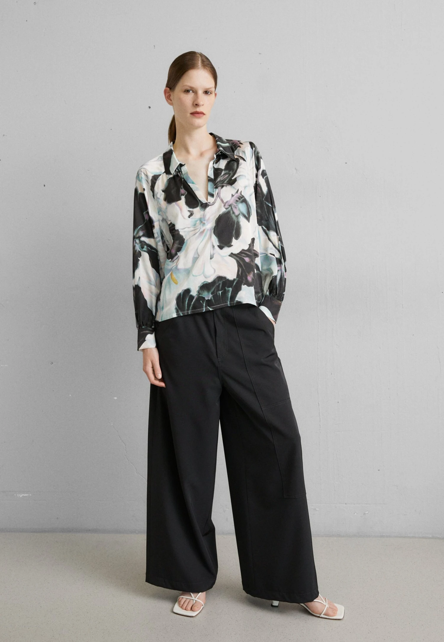 MUNTHE EbonaCamicettaIvory Donna Camicie E Bluse MUO21E02G-B11 2 MUNTHE EbonaCamicettaIvory Donna Camicie E Bluse MUO21E02G-B11 - immagine 2