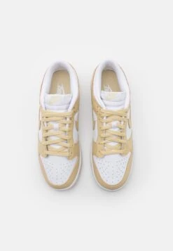 Nike Sportswear Dunk Retro UnisexSneakers BasseWhite/Beige Donna Sneakers NI112O0TE-A12 -Moda Femminile 8e265e77c57f41a0a6e355378512fdec