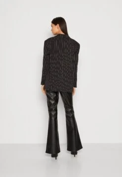 Noisy May Nmwednesday OversizedBlazerBlack/White Donna Giacche E Blazer NM321G0CE-Q11 -Moda Femminile 928e6cf076034728a0a47c36b0c345c3