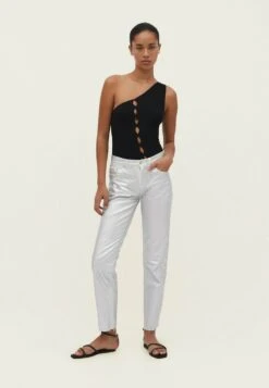 Stradivarius Asymmetric With Cut-Out DetailTopBlack Donna T-shirt E Top STH21E0Z0-Q11 9 Stradivarius Asymmetric With Cut-Out DetailTopBlack Donna T-shirt E Top STH21E0Z0-Q11 -Moda Femminile 9df2cb438d3b48c0b7b42e6ddf19bf7b