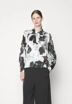 MUNTHE EbonaCamicettaIvory Donna Camicie E Bluse MUO21E02G-B11 9 MUNTHE EbonaCamicettaIvory Donna Camicie E Bluse MUO21E02G-B11 -Moda Femminile 9ea52bd22fe3437eaf287d787b663cb7