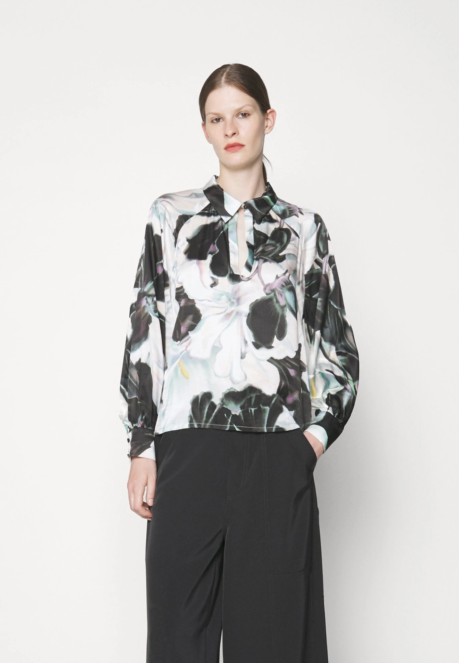 MUNTHE EbonaCamicettaIvory Donna Camicie E Bluse MUO21E02G-B11 3 MUNTHE EbonaCamicettaIvory Donna Camicie E Bluse MUO21E02G-B11 - immagine 3