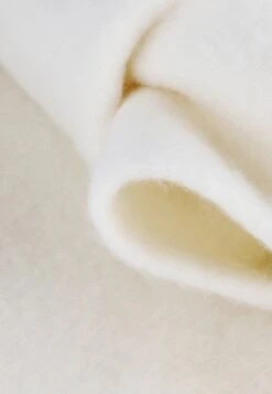 SciarpaOff White Donna Sciarpe L8N51G001-A11 -Moda Femminile a1045469cfef4314aff2682643d5ef29