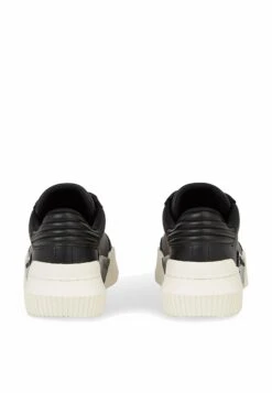 Calvin Klein Jeans Sneakers BasseBlack Bright White Donna Sneakers C1811A0HG-Q11 -Moda Femminile aab1756115d74ba3b7eecda9329e05c8