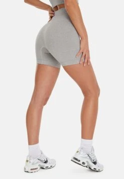 Energy SeamlessShortsLight Grey Donna Pantaloni SQD21S00A-C11 11 Energy SeamlessShortsLight Grey Donna Pantaloni SQD21S00A-C11 -Moda Femminile afa31e0190474de3ae6058d0b4db9d52