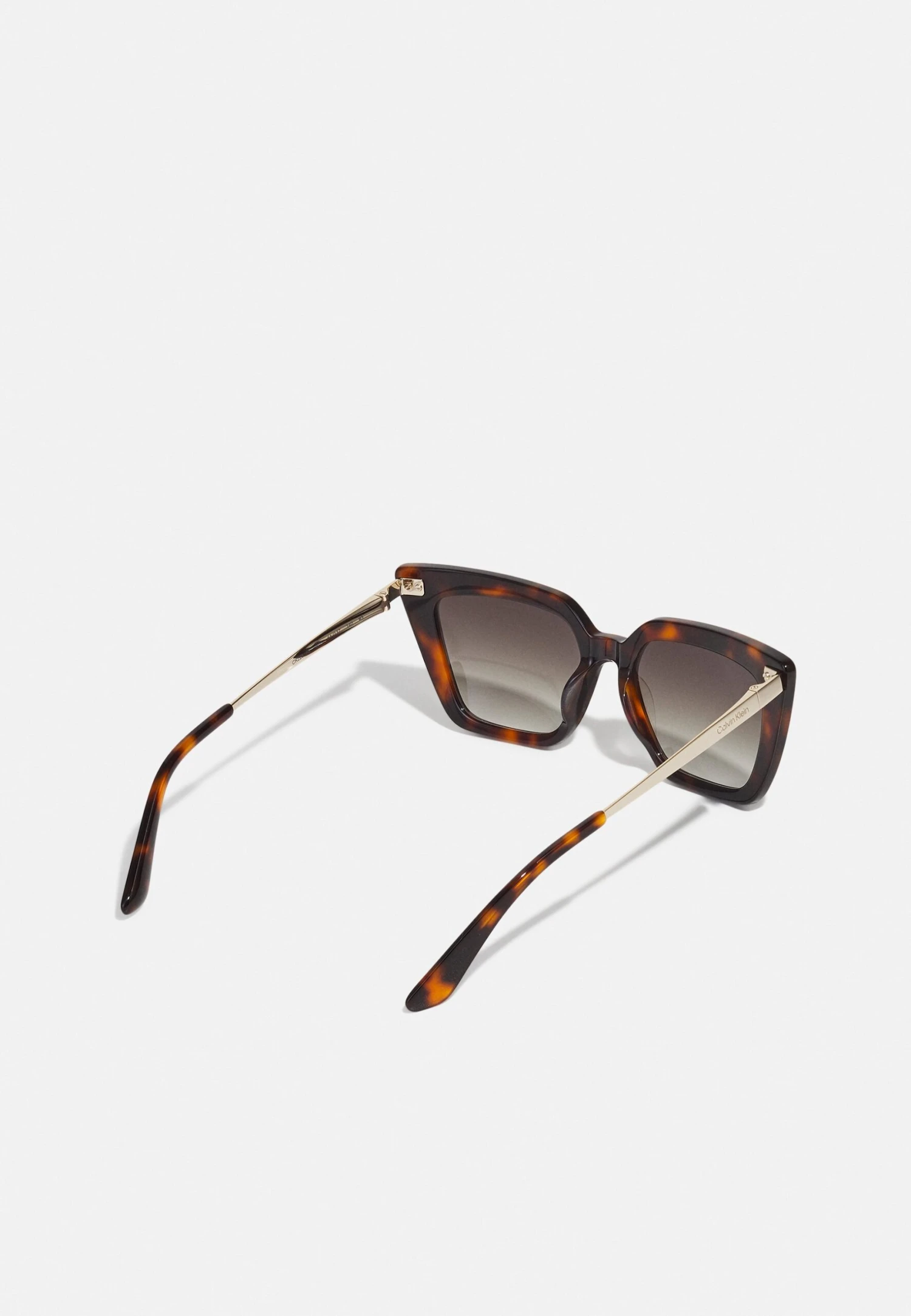 Calvin Klein Occhiali Da SoleBrown Havana Donna Occhiali Da Sole 6CA51K02E-O11 2 Calvin Klein Occhiali Da SoleBrown Havana Donna Occhiali Da Sole 6CA51K02E-O11 - immagine 2