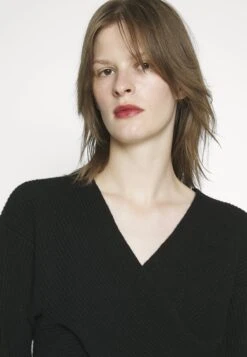 Marella Scanno - Maglietta A Manica Lunga - Black 9 Marella Scanno - Maglietta A Manica Lunga - Black -Moda Femminile b1eb5b012565403c9832739cc0c3c88a