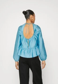 Camicetta - Air Blue -Moda Femminile b2ea8c2dbe204692898b635995a9b716