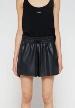 Leatherlook- Shorts - Black