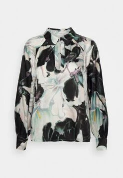 MUNTHE EbonaCamicettaIvory Donna Camicie E Bluse MUO21E02G-B11 12 MUNTHE EbonaCamicettaIvory Donna Camicie E Bluse MUO21E02G-B11 -Moda Femminile c115a428be1448d4a511e38debdd21b7