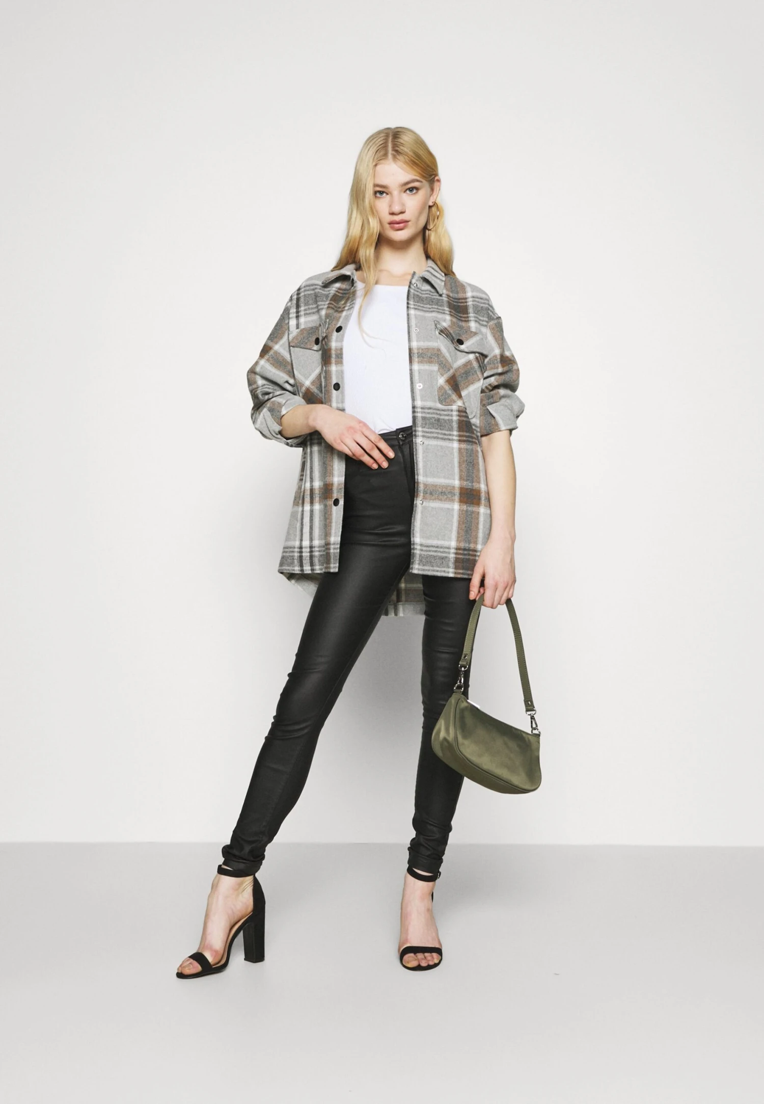 ONLY Onlellene Valda Check ShacketCappotto CortoChipmunk Donna Cappotti ON321G13K-O11 2 ONLY Onlellene Valda Check ShacketCappotto CortoChipmunk Donna Cappotti ON321G13K-O11 - immagine 2