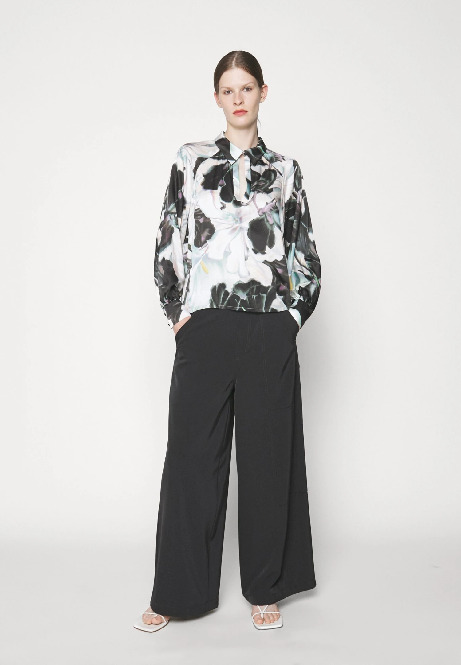 MUNTHE EbonaCamicettaIvory Donna Camicie E Bluse MUO21E02G-B11 5 MUNTHE EbonaCamicettaIvory Donna Camicie E Bluse MUO21E02G-B11 - immagine 5