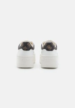 Guess LifetSneakers BasseWhite/Dark Brown Donna Sneakers GU111A1KQ-A11 7 Guess LifetSneakers BasseWhite/Dark Brown Donna Sneakers GU111A1KQ-A11 -Moda Femminile e0532313aa7f46c8b5418f72081db0df
