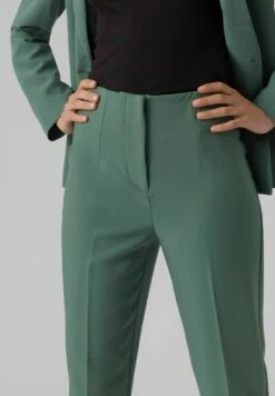 Vero Moda Vmsandy Hr Tapered NoosPantaloniDark Forest Donna Pantaloni VE121A199-C11 7 Vero Moda Vmsandy Hr Tapered NoosPantaloniDark Forest Donna Pantaloni VE121A199-C11 -Moda Femminile e0c285520fe742408cd671a4fff0e6d0
