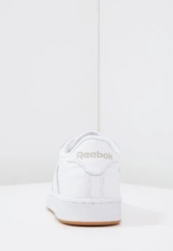 Reebok Classic Club C 85Sneakers BasseWhite/Light Grey Donna Sneakers RE011S06G-A11 -Moda Femminile f1c2c740649741adacf8d2900a13800e