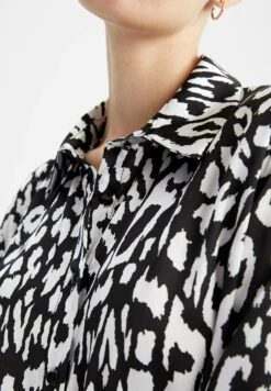DeFacto CamiciaBlack Donna Camicie E Bluse DEZ21E14J-Q11 7 DeFacto CamiciaBlack Donna Camicie E Bluse DEZ21E14J-Q11 -Moda Femminile f7e3f912af5a447fa0905de0d32754d9