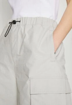 YOURTURN Unisex - Shorts - Light Grey 13 YOURTURN Unisex - Shorts - Light Grey -Moda Femminile fb21bd3b219d4ff4b3b1cc09b2fd0909